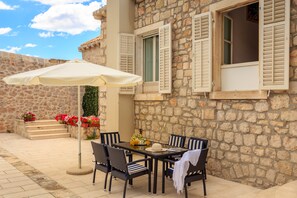 Outdoor dining - Hedera Estate, House Hedera V (Dubrovnik)