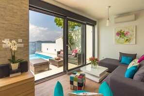 別墅, 私人泳池, 海景 (3 Bedrooms) | 客廳 | 平面電視