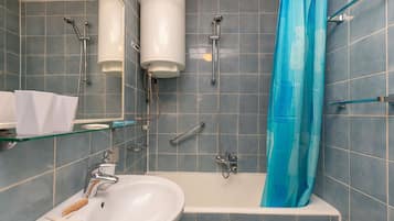 City-studiosuite - privat badeværelse (0 Bedroom) | Badeværelse | Bruser, hårtørrer, håndklæder