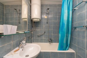 City Studio Suite, Private Bathroom (0 Bedroom) | Bathroom - Hedera Estate, Hedera Studio 5 (Dubrovnik)