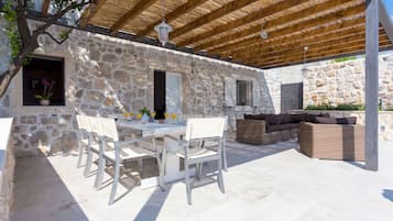 Villa tradicional, alberca privada (3 Bedrooms) | Terraza o patio