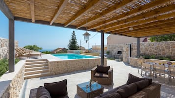 Villa tradicional, alberca privada (3 Bedrooms) | Terraza o patio
