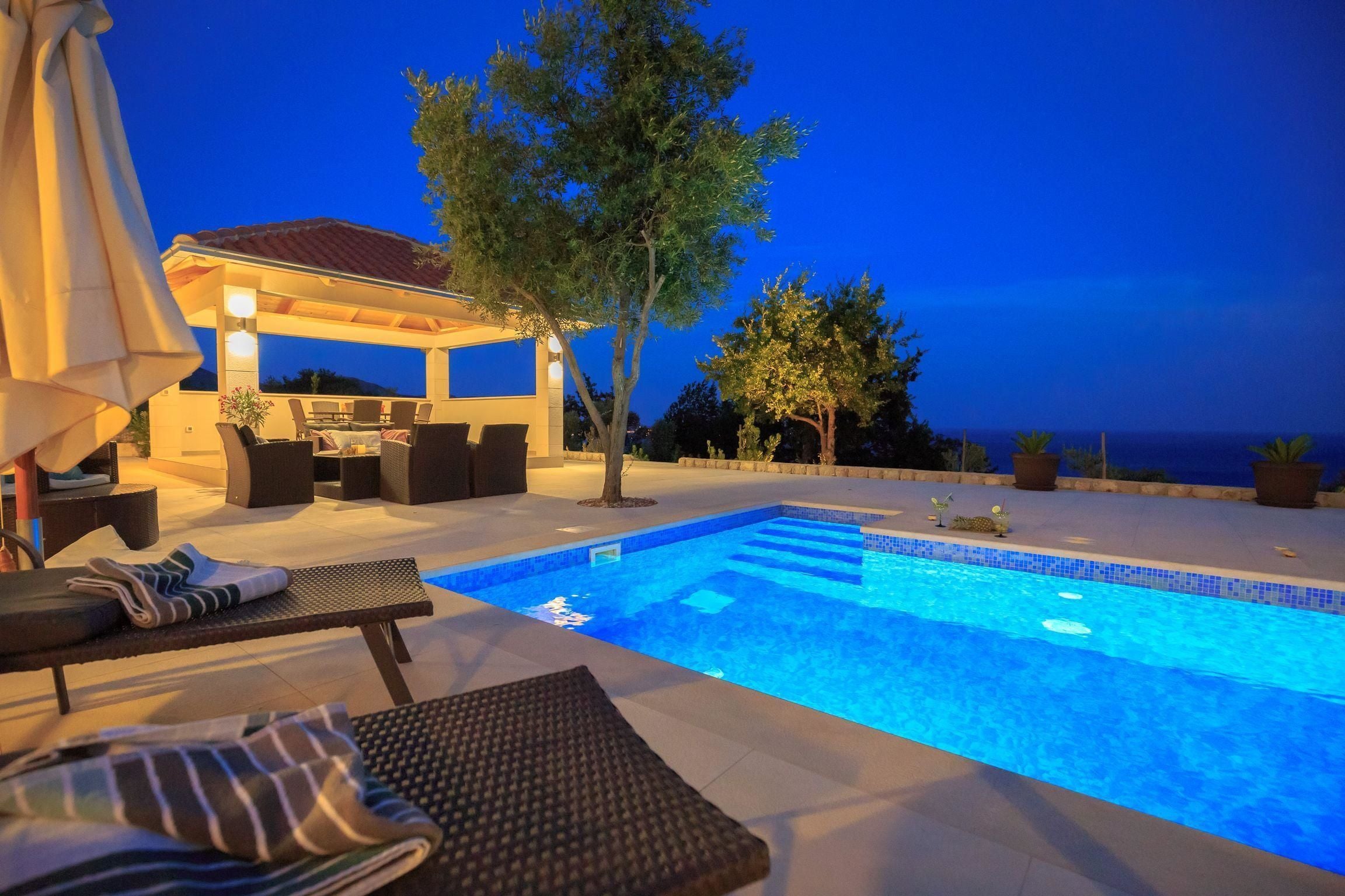 Outdoor pool, pool loungers