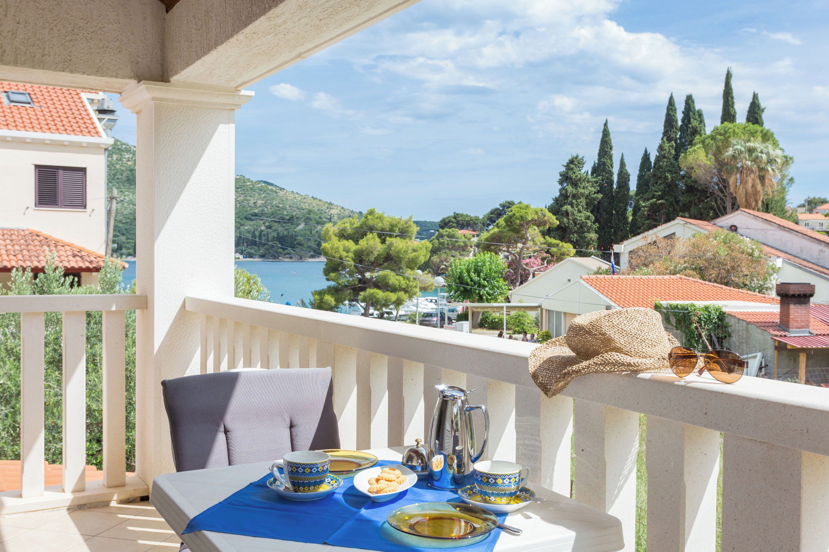 Villa (4 Bedrooms) | Balcon