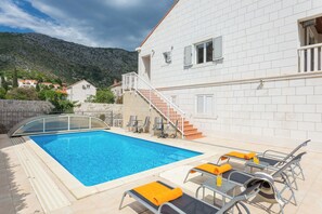 Vila (4 Bedrooms) | Fachada da propriedade