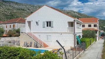 Villa (4 Bedrooms) | Interior