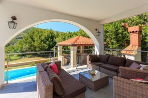 Biệt thự, hồ bơi riêng (5 Bedrooms) | Hiên