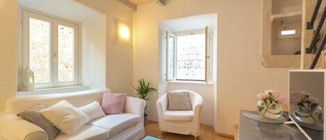 Apartment (3 Bedrooms) | Front of property