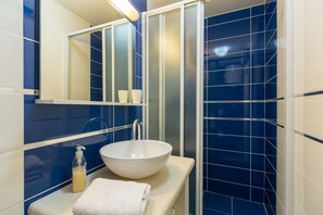 Villa (4 Bedrooms) | Bathroom