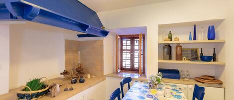 Villa (4 Bedrooms) | In-room dining