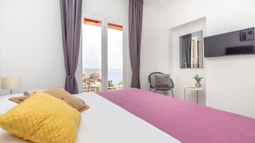 3 bedrooms, iron/ironing board, cots/infant beds, travel cot