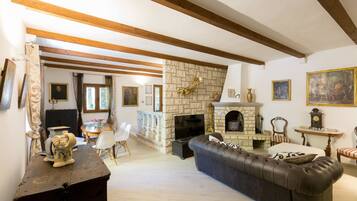 Superior Villa, Private Pool (4 Bedrooms) | Living area | LCD TV