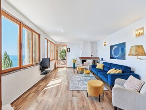 Apartamento, terraço, vista para o mar (2 Bedrooms) | Área de estar | TV LCD, DVD player, aparelho de som