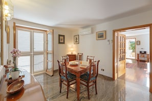 Apartment, Terrace, Sea View (2 Bedrooms) | Dining