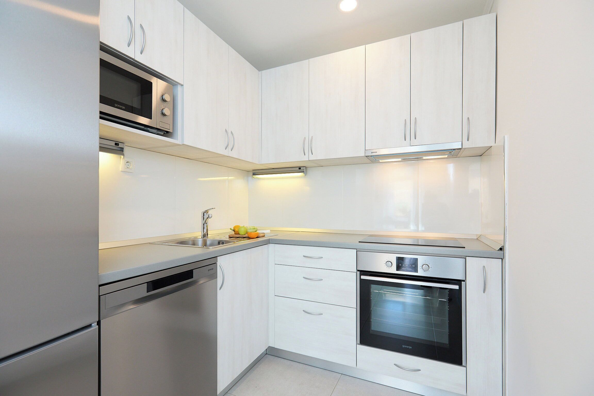 Apartment (2 Bedrooms) | Private kitchen | Coffee/tea maker, full-size fridge, microwave, oven