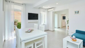 Căn hộ (2 Bedrooms) | Khu vực ăn uống tại phòng