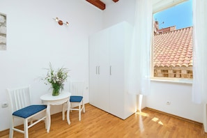 Apartment (2 Bedrooms)