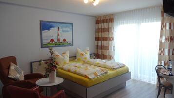 Peti besi dalam bilik, meja, Wi-fi percuma, cadar katil