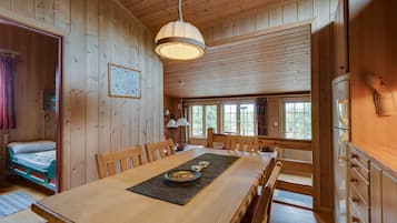 Cabin, 2 Bedrooms | In-room dining