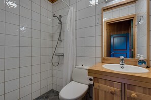 Cabin, 2 Bedrooms | Bathroom