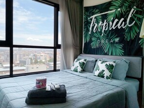2-Bedroom Condo | Cortinas opacas y wifi gratis