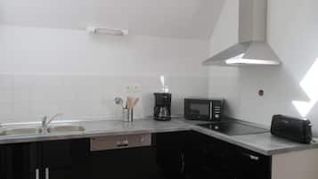 Fridge, microwave, dishwasher