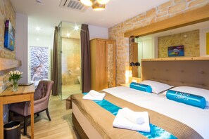 Minibar, in-room safe, desk, blackout drapes