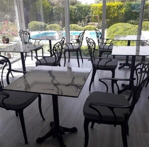 Free daily local cuisine breakfast  - Urla Begonvil Pansiyon (Urla)