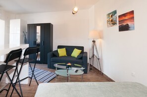 Studio | Individually decorated, individually furnished, free WiFi, bed sheets - Apartments Karolina (Opatija)