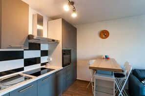 Classic Apartment | In-room dining - Apartments Karolina (Opatija)