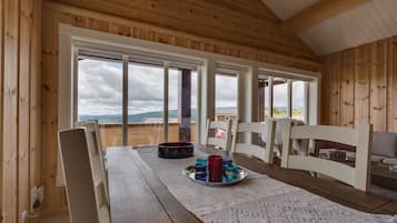 Cabin, 3 Bedrooms | Living area | Fireplace