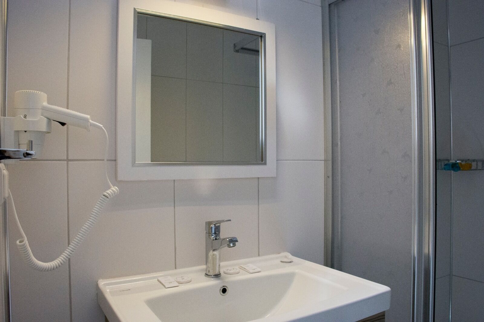 triple room | desk, soundproofing, free wifi, bed sheets