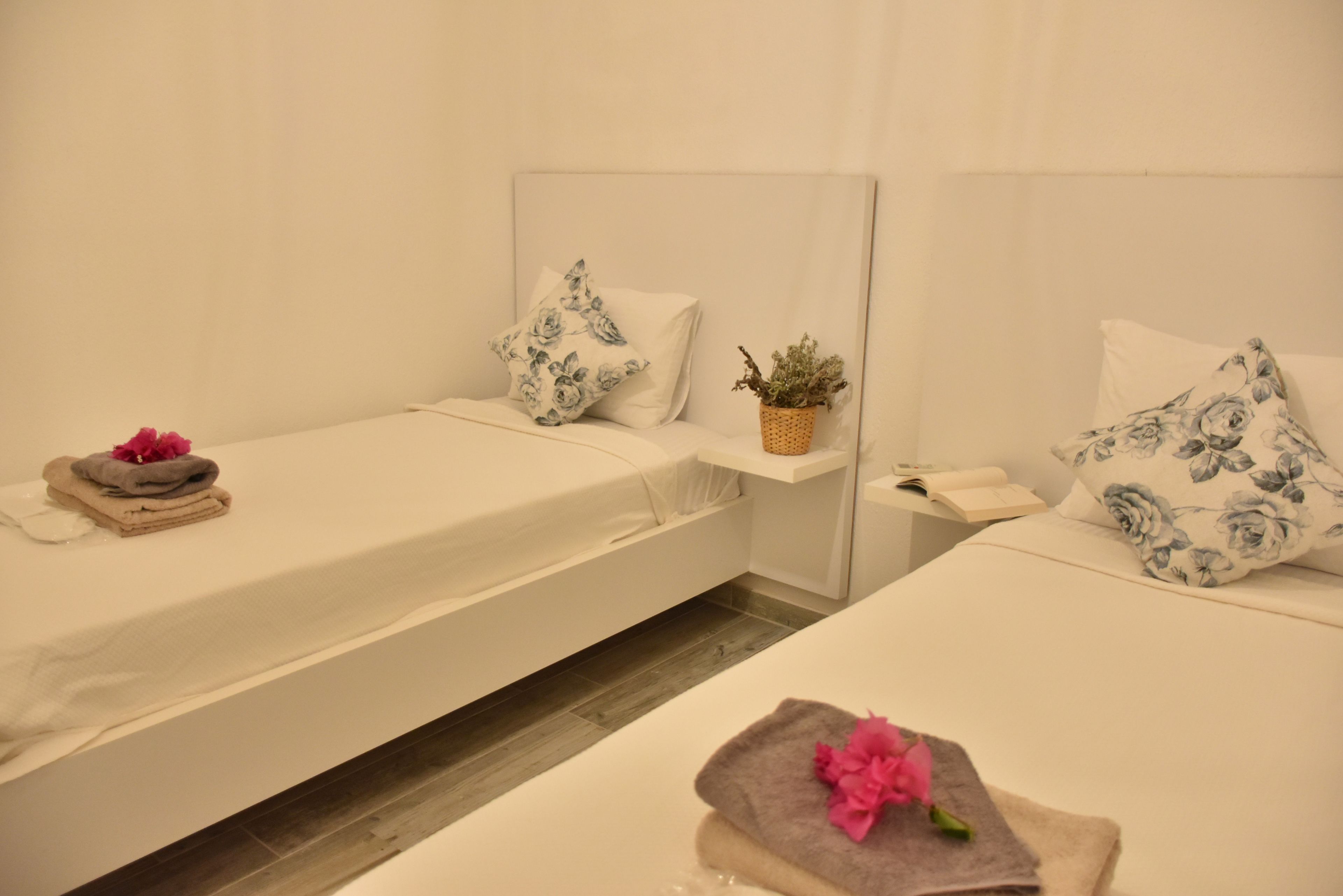 family apartment, 2 bedrooms, kitchen, city view | desk, soundproofing, free wifi, bed sheets