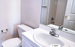 Bathroom - Great double-sided apartment (Edgewater)