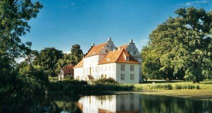 Herrenhaus - rechter Seitenflügel - Wohnung 2 - Gutsanlage Boldevitz