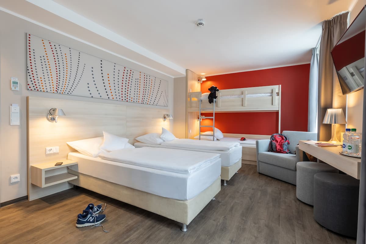 Standard Quadruple Room