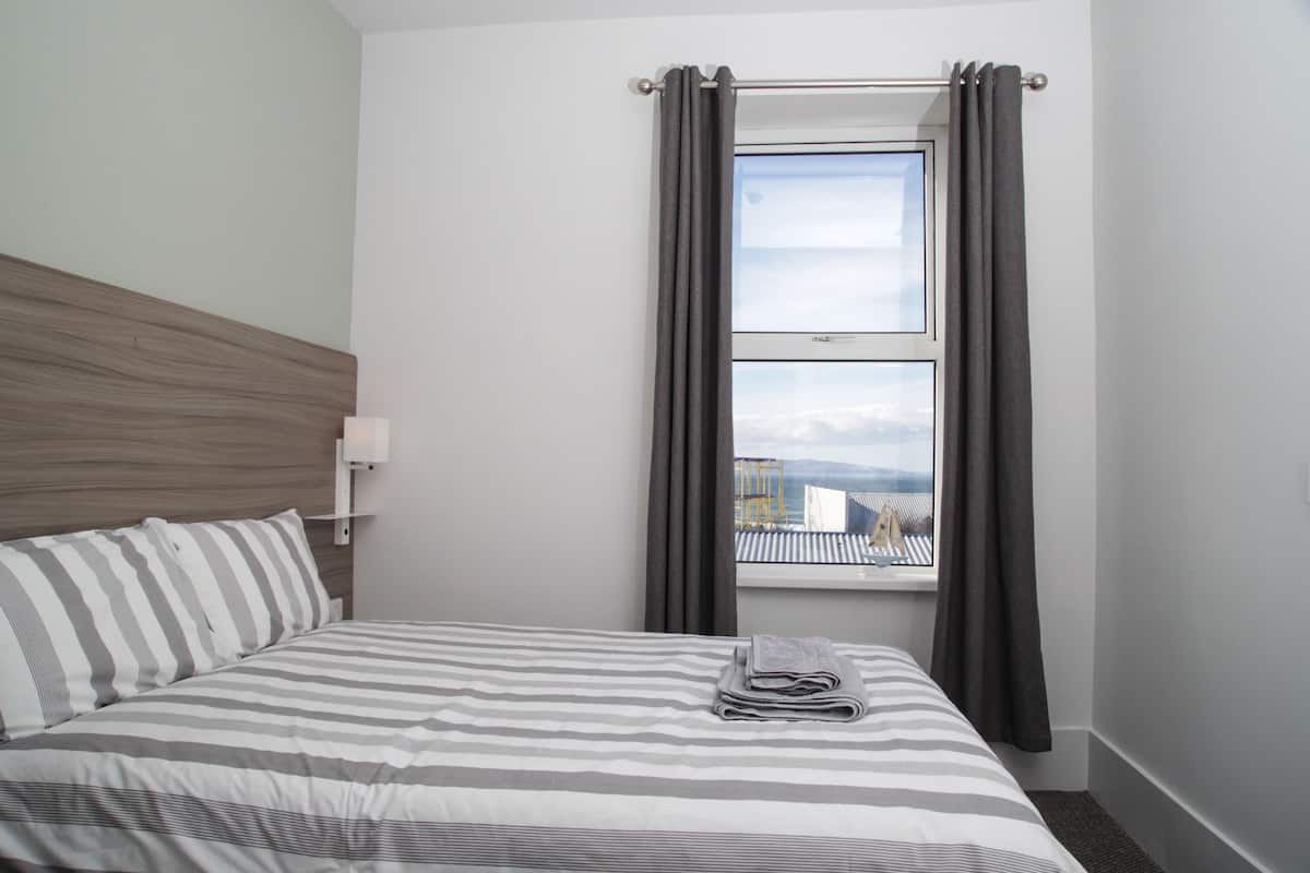 Standard Single Room, Shared Bathroom, Sea View | Iron/ironing board (on request), WiFi (free), individually decorated
