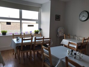 Free daily self-serve breakfast - Causeway Bay B&B and Apartments (Portrush)