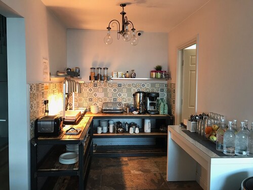 Causeway Bay B&B and Apartments