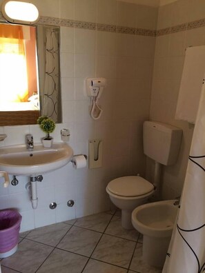 Ducha, cabezal de ducha tipo lluvia, artículos de tocador gratuitos