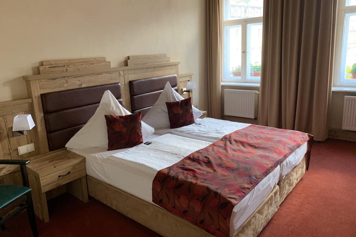 Chambre Double Standard | Décoration personnalisée, ameublement personnalisé, Wi-Fi gratuit