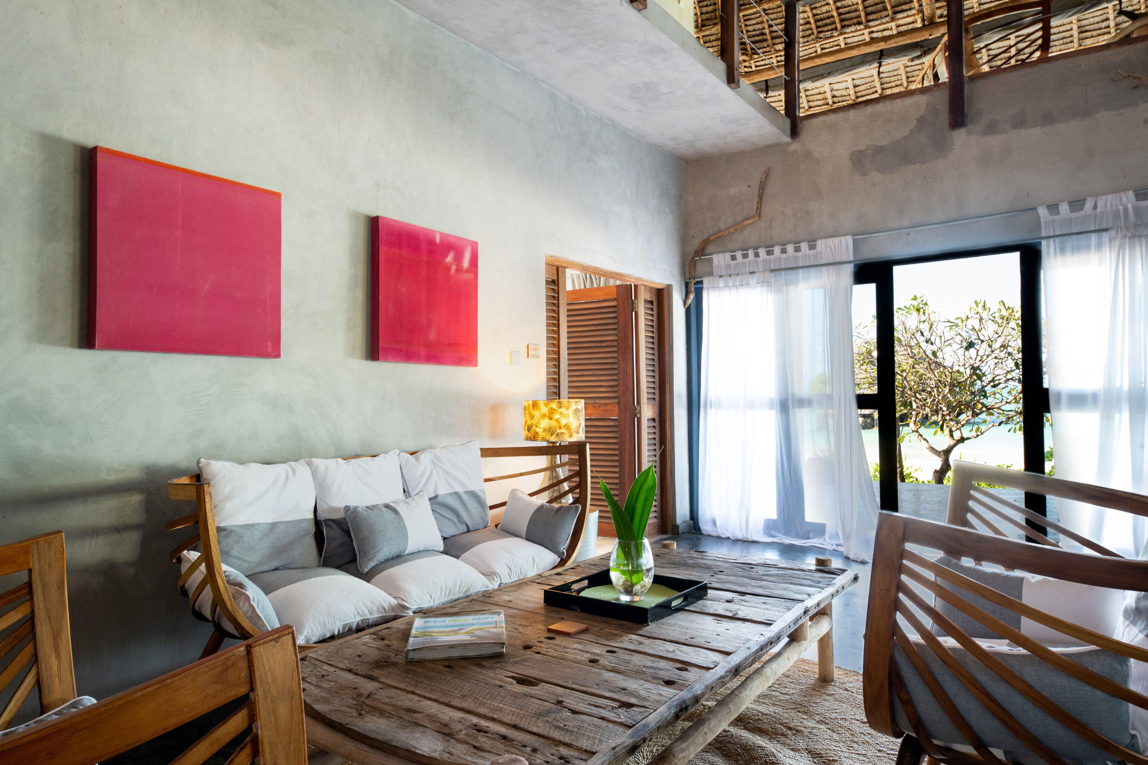 luxury villa, 6 bedrooms, private pool, beachfront | living area