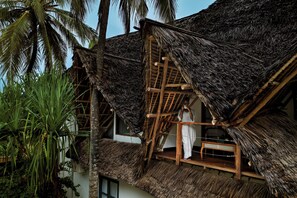 Suite estudio de lujo, 1 cama de matrimonio grande, balcón, vistas al mar | Terraza o patio