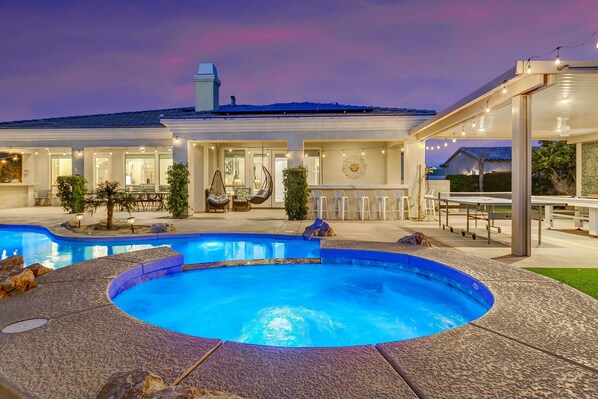 A heated pool - Mirage: Pool, Spa, Slide, and Game Room! (Indio)