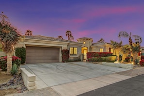 Exterior - Mirage: Pool, Spa, Slide, and Game Room! (Indio)