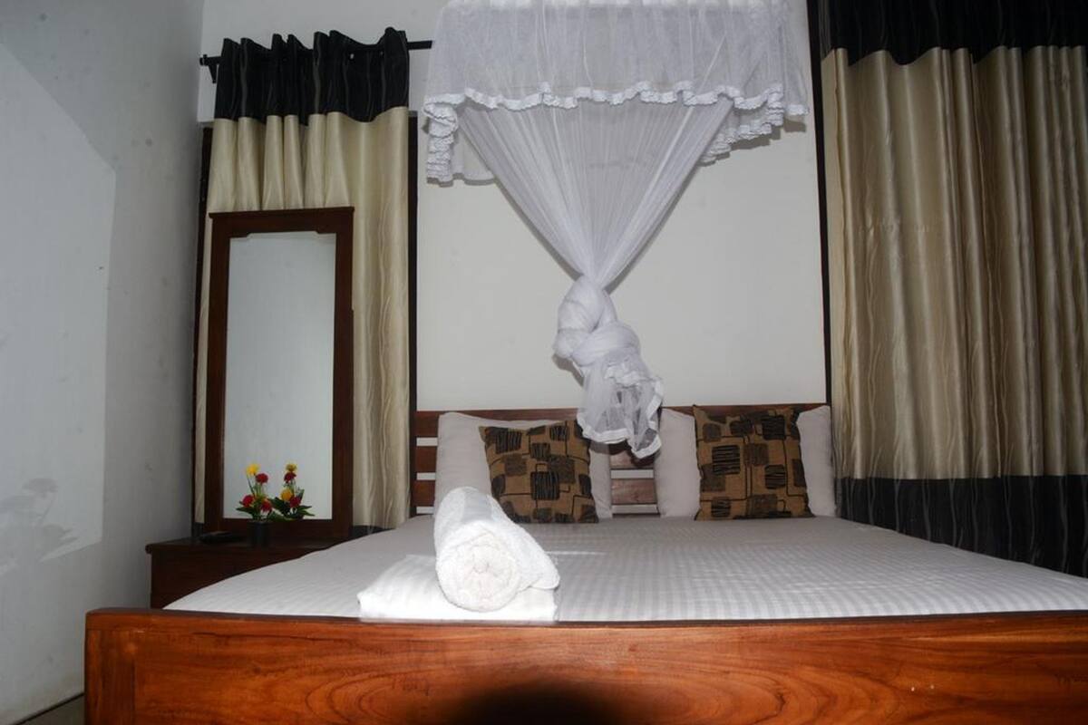 Soundproofing, free WiFi