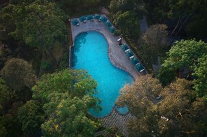 Piscina externa, piscina infinita