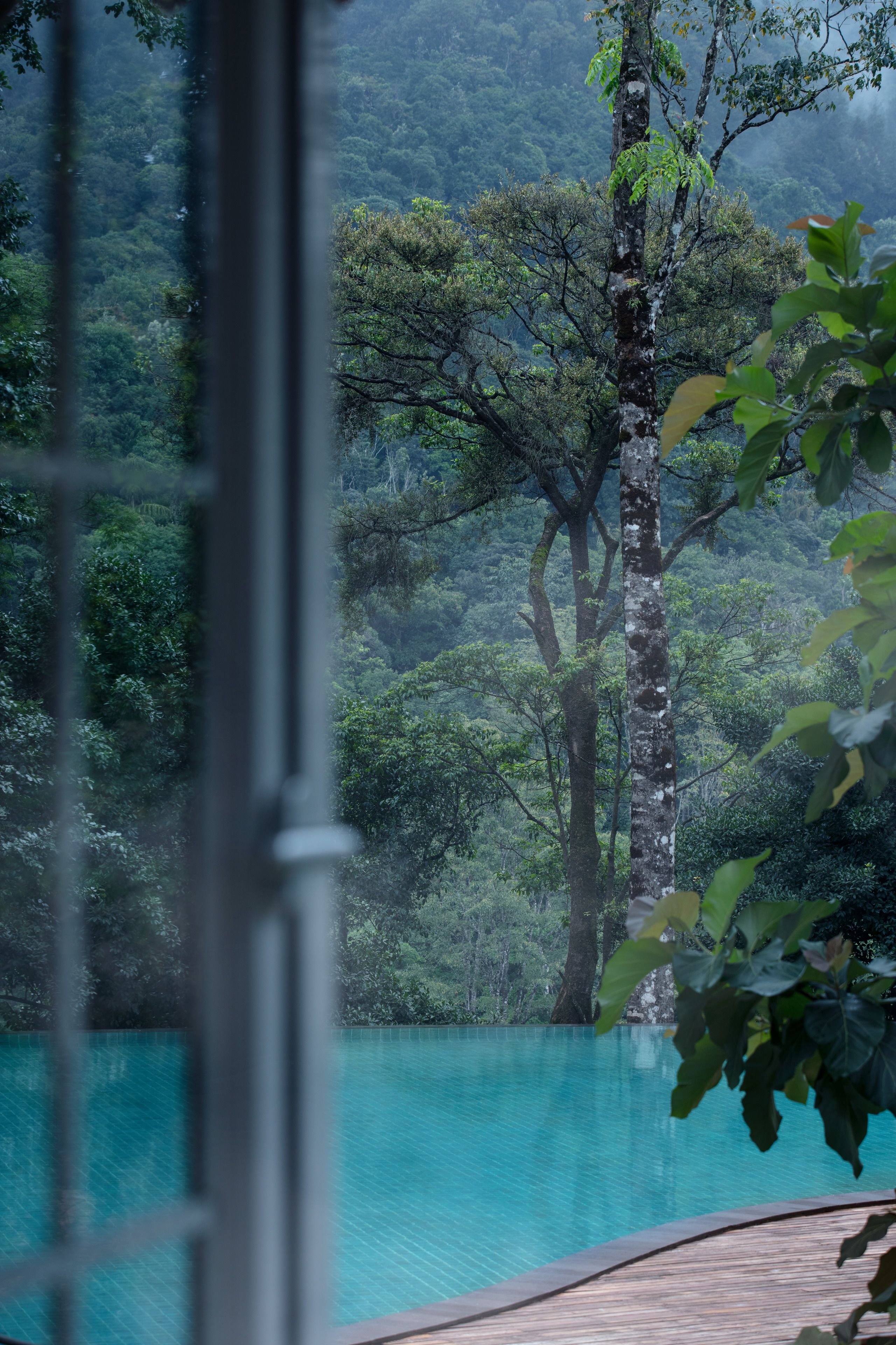 Outdoor pool, an infinity pool