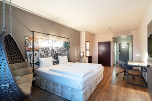 Hypo-allergenic bedding, in-room safe, laptop workspace, blackout drapes - Seminaris Hotel Nürnberg (Nuremberg)