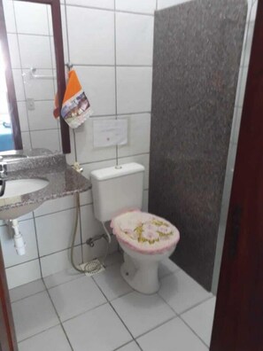 Maison | Salle de bain | Douche, serviettes fournies
